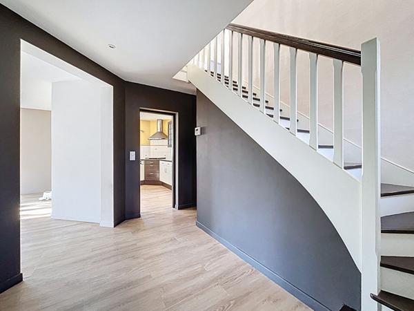 Maison Laval 8 pièce(s) 149 m2