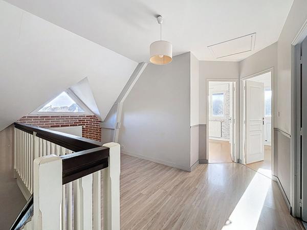 Maison Laval 8 pièce(s) 149 m2