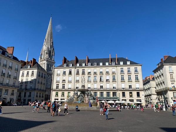 EXCLUSIVITE - 44000 NANTES A VENDRE FONDS DE COMMERCE COIFFURE