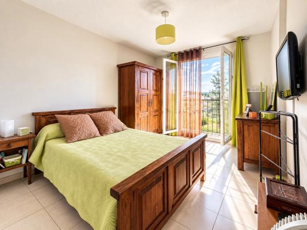 Appartement à vendre 4 pièces GRASSE (06)G – T4 TRAVERSANT 82 m² – TERRASSE – VUE DÉGAGÉE – GARAGE & CAVE