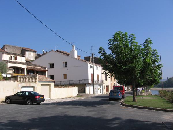 Tonneins – Idéal investisseurs – Ensemble immobilier sur 3 niveaux composé de 4 logements loués