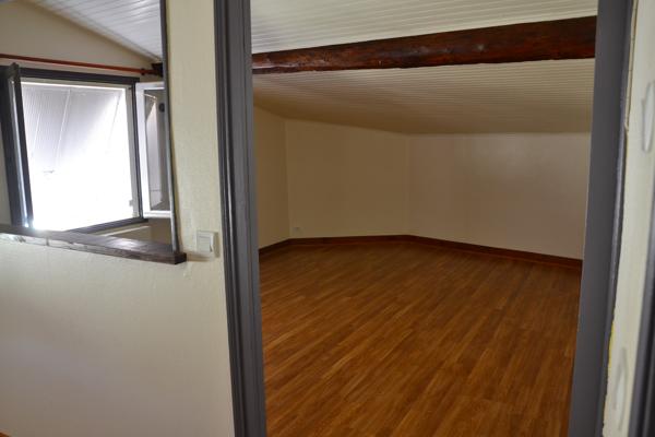 Tonneins – Idéal investisseurs – Ensemble immobilier sur 3 niveaux composé de 4 logements loués