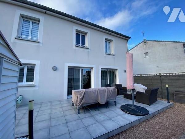 BETHENY : Maison récente de 7 pièces avec jardin et garage attenant.