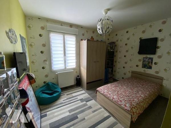 BETHENY : Maison récente de 7 pièces avec jardin et garage attenant.