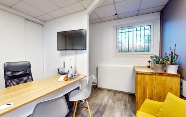 Vente Local commercial Loué rénové(e) Le cres