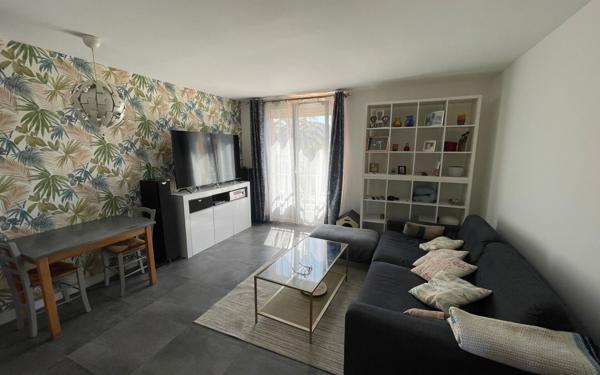 Appartement à vendre    4 pièces • 74 m2 Saint-Cyr-sur-Mer