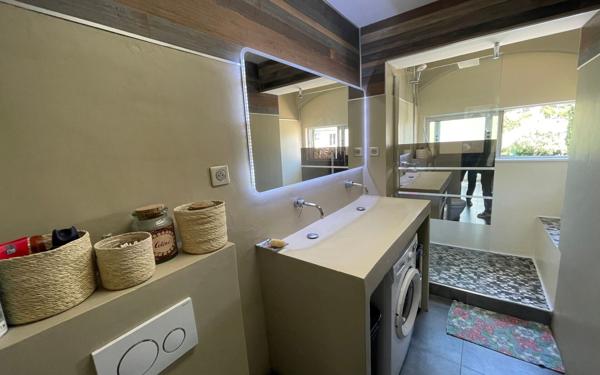 Appartement à vendre    4 pièces • 74 m2 Saint-Cyr-sur-Mer