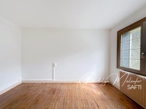 MAISON AU CALME SUR SON GRAND TERRAIN