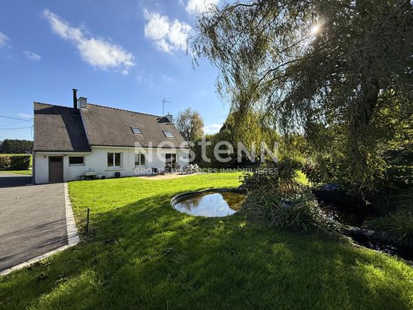 Jolie propriété à vendre à MOREAC 4 chambres, un super jardin de 2430 m²