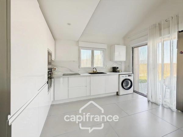 Maison plain-pied de 65,4m² à vendre à BEAUSEMBLANT (26)