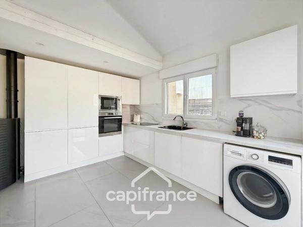 Maison plain-pied de 65,4m² à vendre à BEAUSEMBLANT (26)