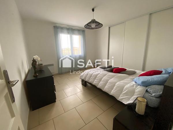 Charmante maison individuelle de 2004, lumineuse et fonctionnelle, offrant tout le confort d’une construction récente.