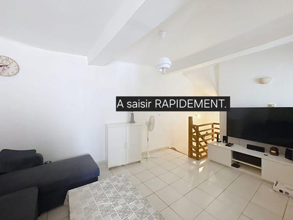 Appartement une chambre sur Saint-Maximin avec garage de 22 m² à deux pas des commerces.