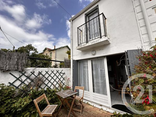 Maison à vendre  3 pièces - 52,23 m 2   LA ROCHELLE  - 17