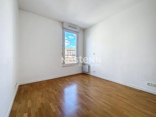 ISSY LES MOULINEAUX - Vente Appartement traversant 4 pièces de 84,61 m² avec une terrasse