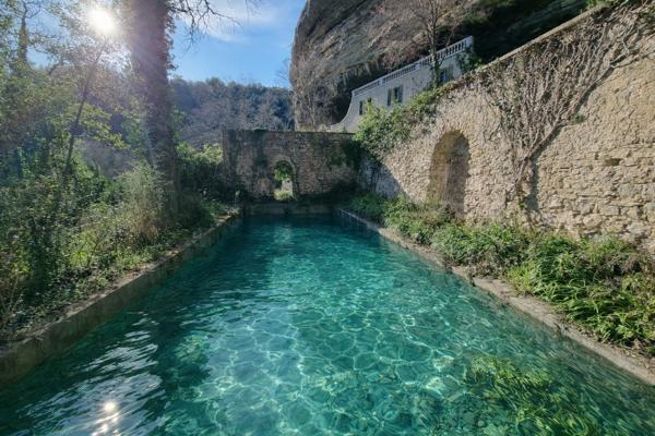 L'Isle-sur-la-Sorgue (84800) Opportunité exceptionnelle à Fontaine de Vaucluse