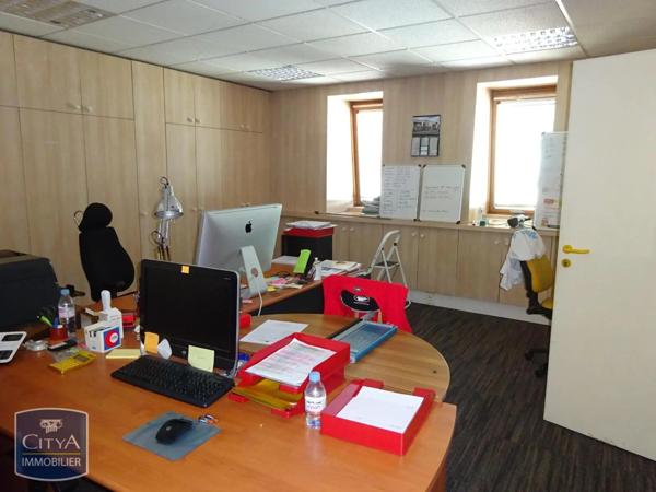 Local professionnel à louer 66m²