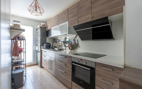 Appartement à vendre    3 pièces • 69,14 m2 Joinville-le-Pont