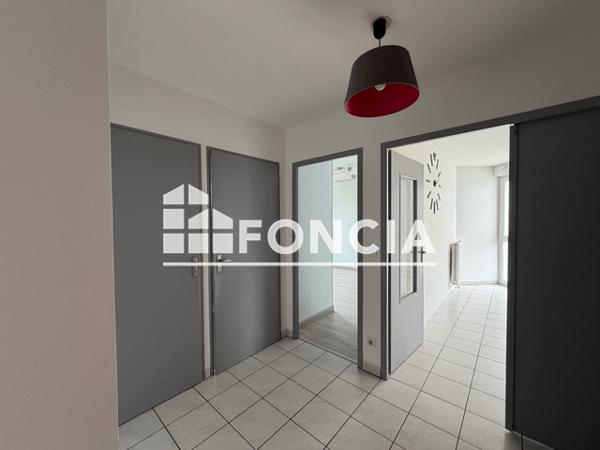 Location Appartement 3 pièces 68 m² - 1 ALLEE GASTON LEROUX Echirolles 38130