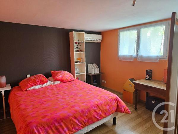 Maison à vendre  5 pièces - 167 m 2   CHATELLERAULT  - 86