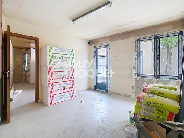 Local d'activité Crepy En Valois 1 pièce(s) 53.30 m2