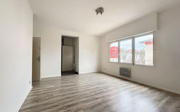 Appartement à louer    1 pièce •  Saint-Louis