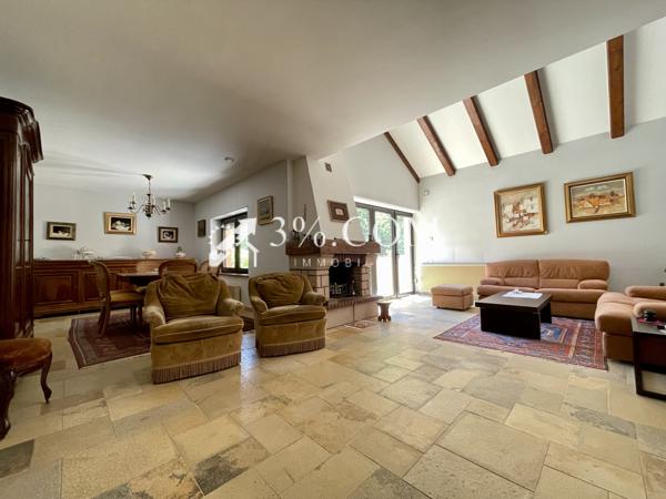 Maison
                                                                                                                                                                                                                                                                                                                        6 pièce(s)                                                                                                                                                                                                          3 chambre(s)                                                                                                                                                                                                          160  m²