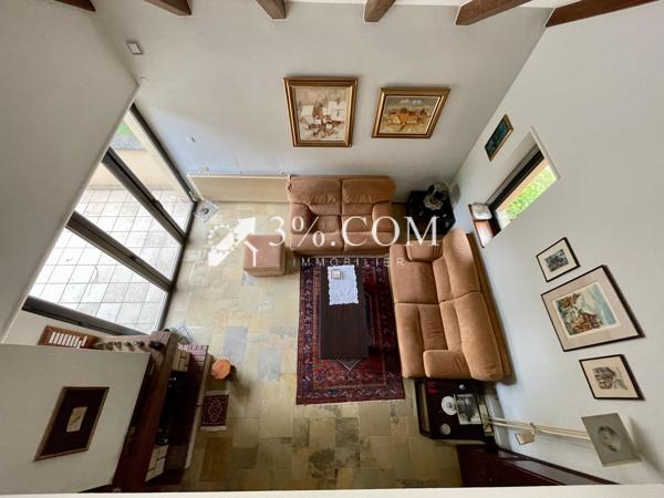 Maison
                                                                                                                                                                                                                                                                                                                        6 pièce(s)                                                                                                                                                                                                          3 chambre(s)                                                                                                                                                                                                          160  m²