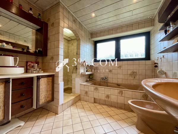 Maison
                                                                                                                                                                                                                                                                                                                        6 pièce(s)                                                                                                                                                                                                          3 chambre(s)                                                                                                                                                                                                          160  m²