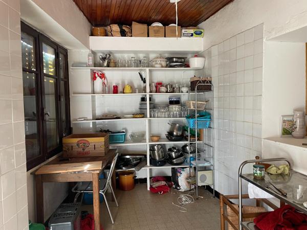A vendre - Immeuble de rapport proche Dieulefit comprenant 5 appartements et un local commercial