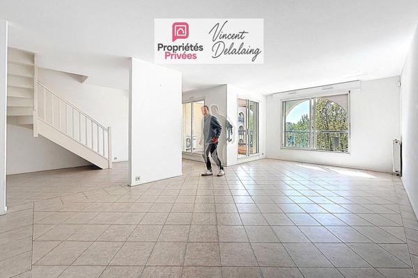 Grand duplex au centre dans résidence de standing avec parking