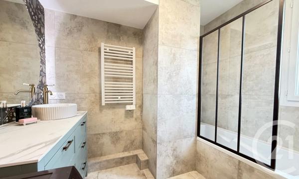 Appartement T4 à vendre  4 pièces - 81,01 m 2   LE ROURET  - 06
