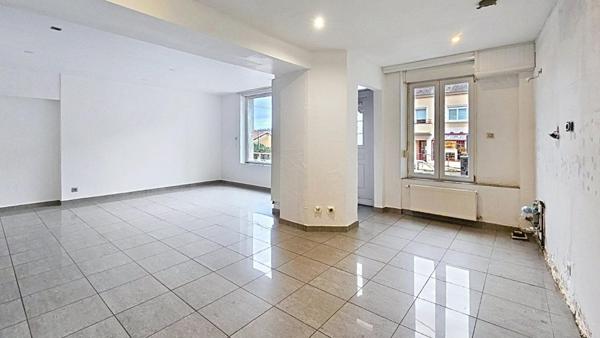 Grand appartement F2 en RDC