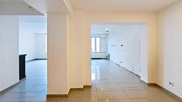 Grand appartement F2 en RDC