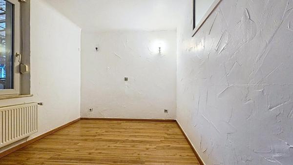 Grand appartement F2 en RDC