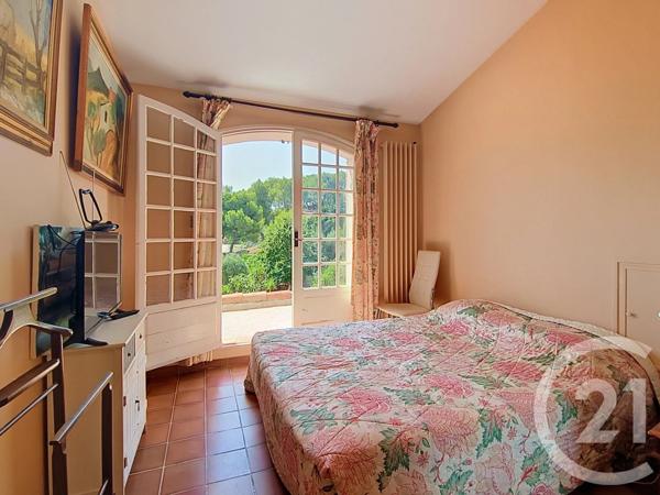Maison à vendre  9 pièces - 236 m 2   MARSEILLE  - 13009