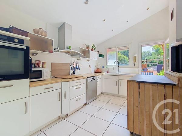 Maison à vendre  9 pièces - 236 m 2   MARSEILLE  - 13009