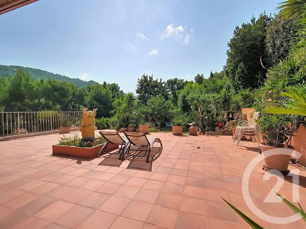 Maison à vendre  9 pièces - 236 m 2   MARSEILLE  - 13009