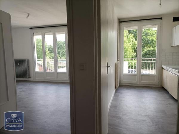 Appartement à louer 1 pièce 38.44m²