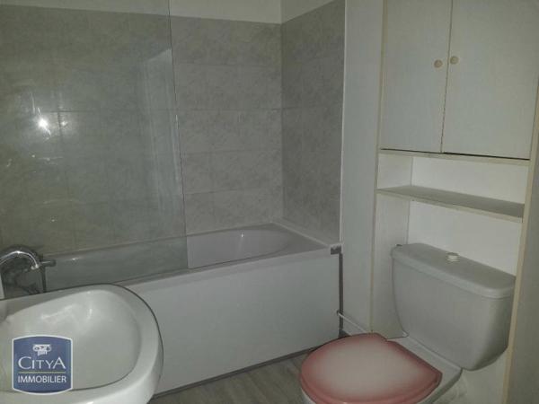 Appartement à louer 1 pièce 38.44m²