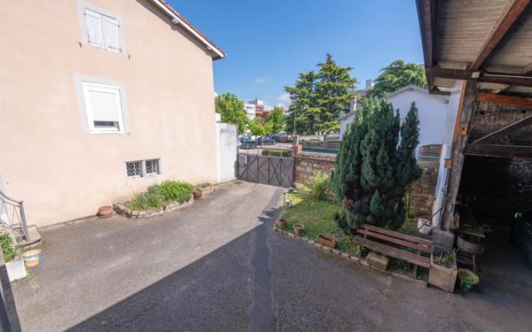 Maison à vendre    4 pièces •  Saint-Chamond