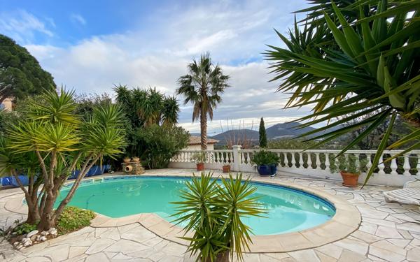 Maison à vendre    5 pièces •  Le Plan-de-la-Tour