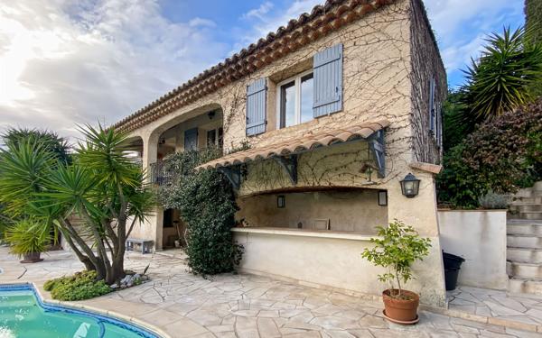 Maison à vendre    5 pièces •  Le Plan-de-la-Tour