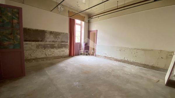 VERZY-Plateau de 54m² avec terrasse