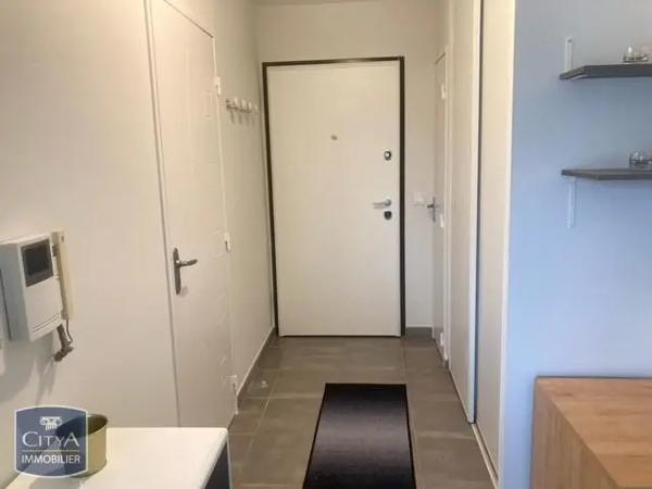 Appartement à louer 1 pièce 24.47m² Bron (69500)