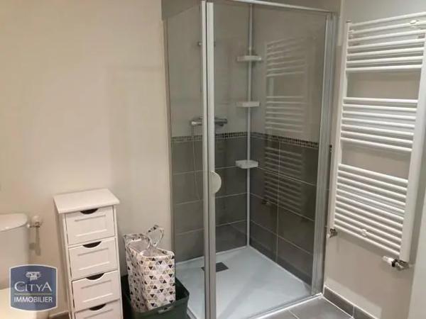 Appartement à louer 1 pièce 24.47m² Bron (69500)