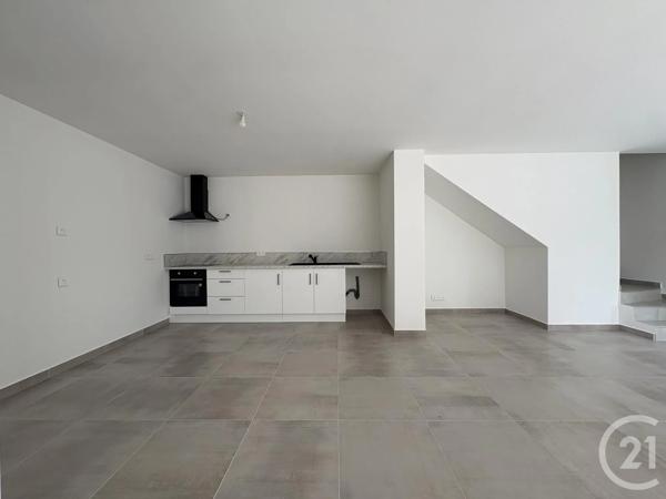 Maison à vendre  4 pièces - 91,57 m 2   UCHAUD  - 30