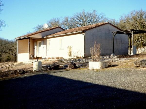 Village de vacances 15 pavillons avec bar et piscine