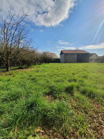 Terrain constructible de 1474 m² Centre bourg LA BACONNIERE