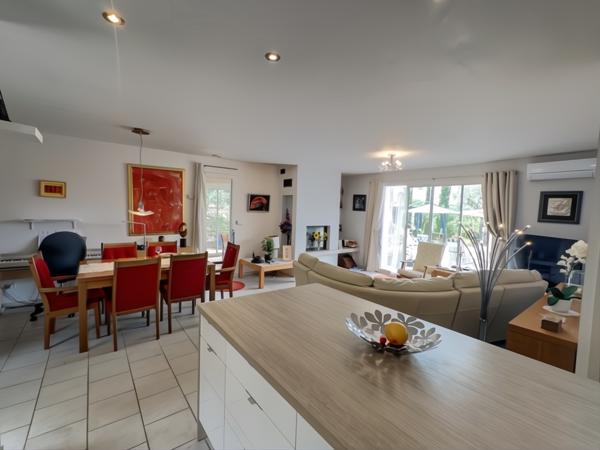 Vidauban (83550) Villa de plain-pied avec studio indépendant, piscine et vue panoramique